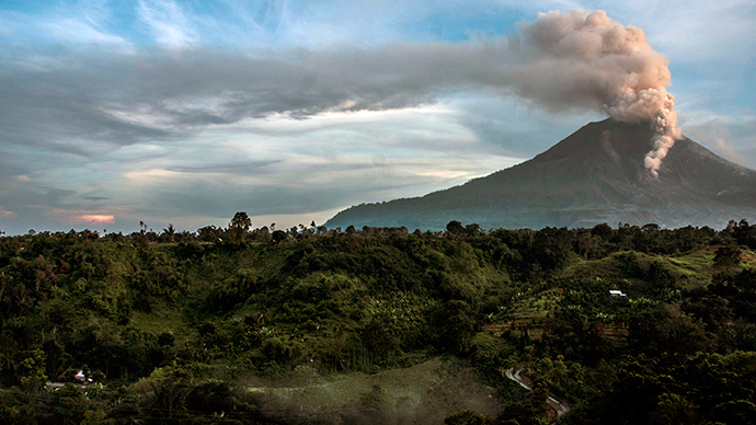 Eruption near supervolcano? Mount Sinabung could rain down hell (VIDEO & PHOTOS)