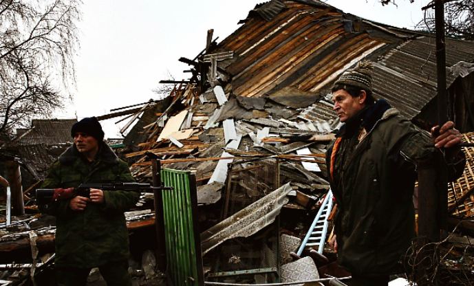 Russian militants destroyed 10 houses in Stanytsia Luhanska in one night (VIDEO)