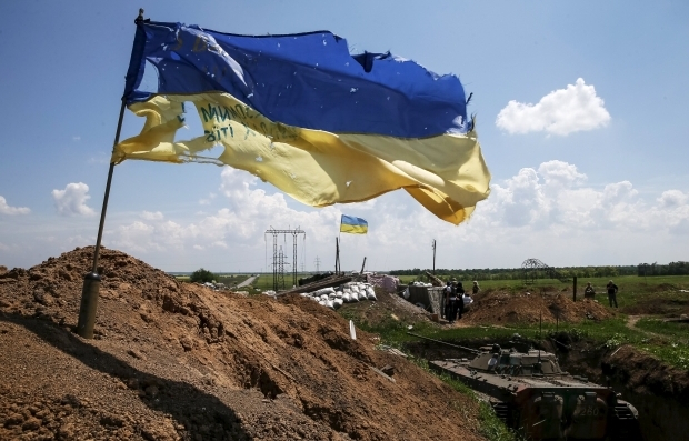 Three Ukrainian paratroopers possibly abducted near occupied Crimea