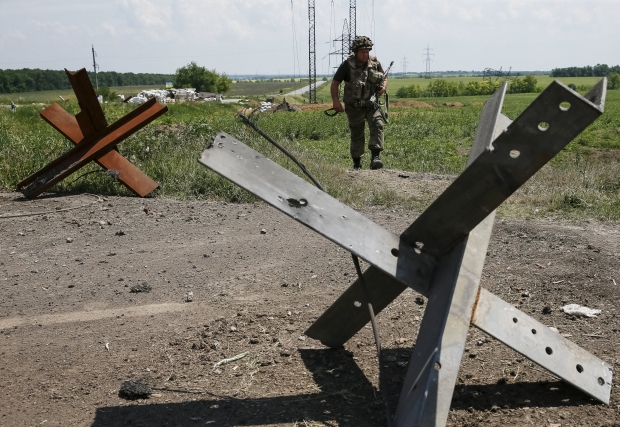 ATO Headquarters: Calm day in Donbas, military fortify positions