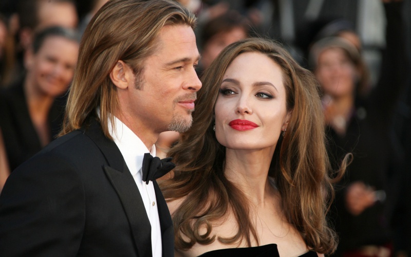Angelina Jolie told about how she filmed  Brad Pitt in erotic scenes