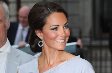 The royal Scandal: Kate Middleton was spotted without underwear (PHOTOS)