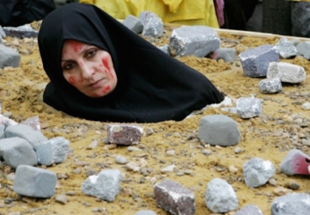 In the network was published the video of 19-year Afghan woman stoned to death for ‘adultery’