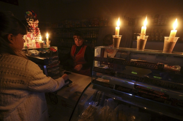 Crimea blockade activists agree to partial power supply to Crimea
