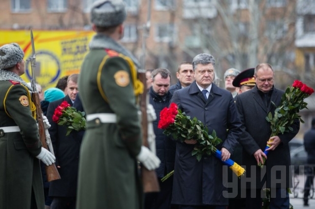 Poroshenko declares 2016 year of remembrance of liquidators, victims of Chernobyl disaster