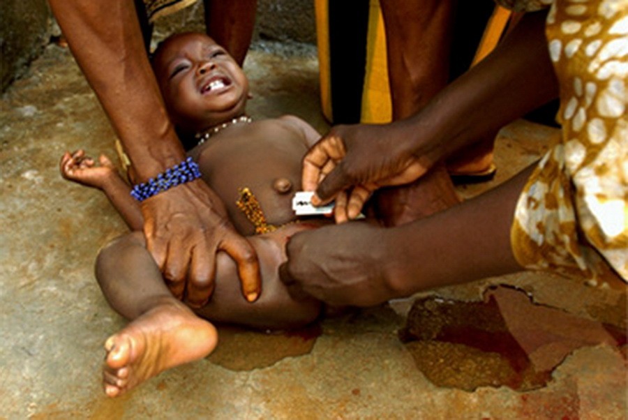 Horror of female circumcision in Africa 18+ - World.korupciy