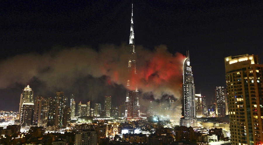 New fire in Dubai tower engulfed in flames on New Year’s Eve (PHOTOS)