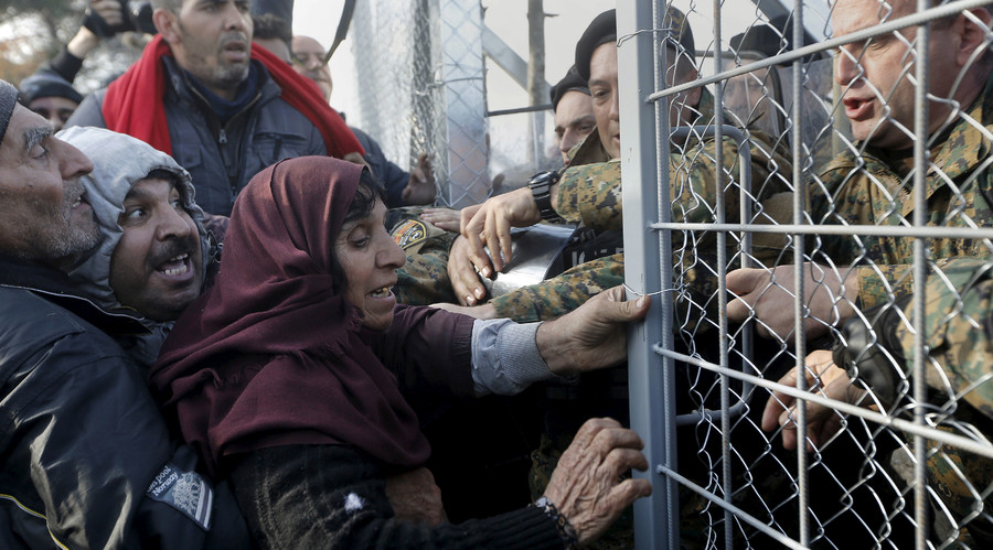 Macedonia closes border with Greece to migrants — report