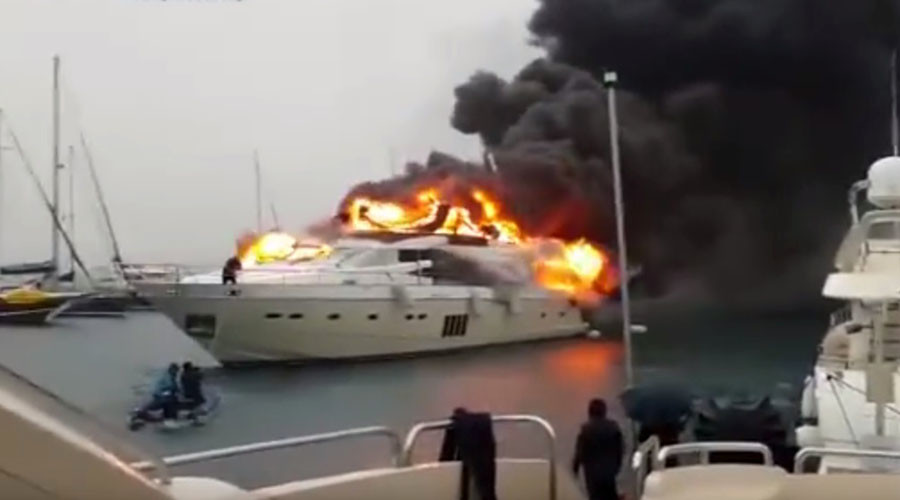 Superyacht belonging to ‘Russian businessman’ bursts into flames in Turkish marina (VIDEO)