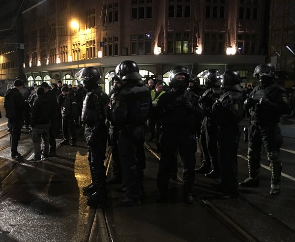 Over 100 arrested, shops vandalized in Leipzig amid LEGIDA birthday demonstrations (VIDEO)