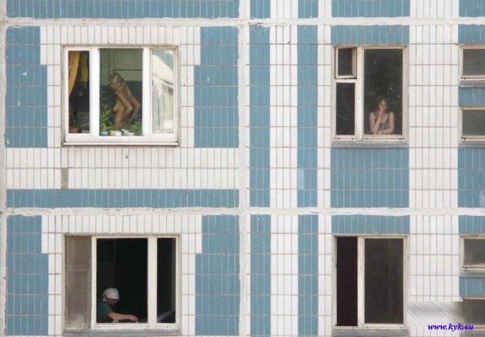 Russian window: a storehouse of jokes and marasmus (PHOTO)