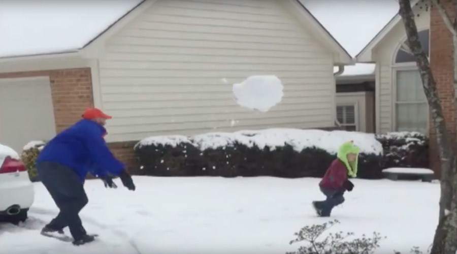 Epic dad #FAIL: Family snow games go horribly wrong (VIDEO)