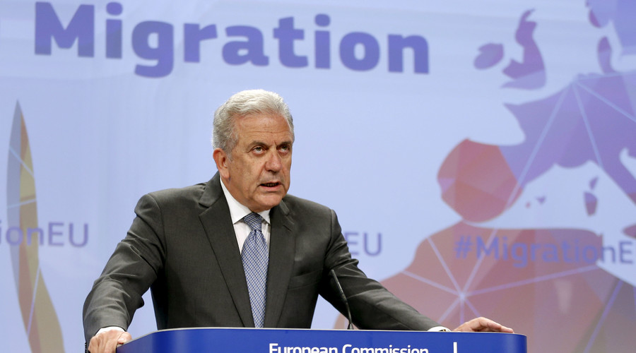 Schengen will ‘break down’ in 10 days if no solution to migrant crisis found – EU commissioner