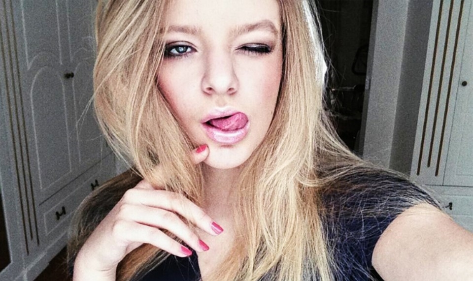 18-year-old daughter of Peskov shares photos of her hot Kissing
