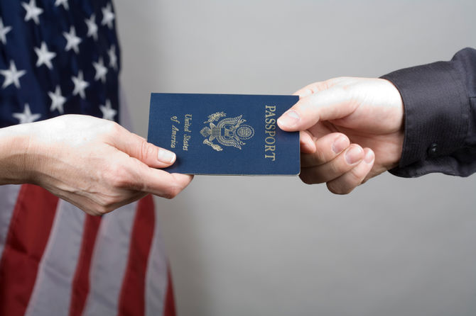 Why expat Americans are giving up their passports