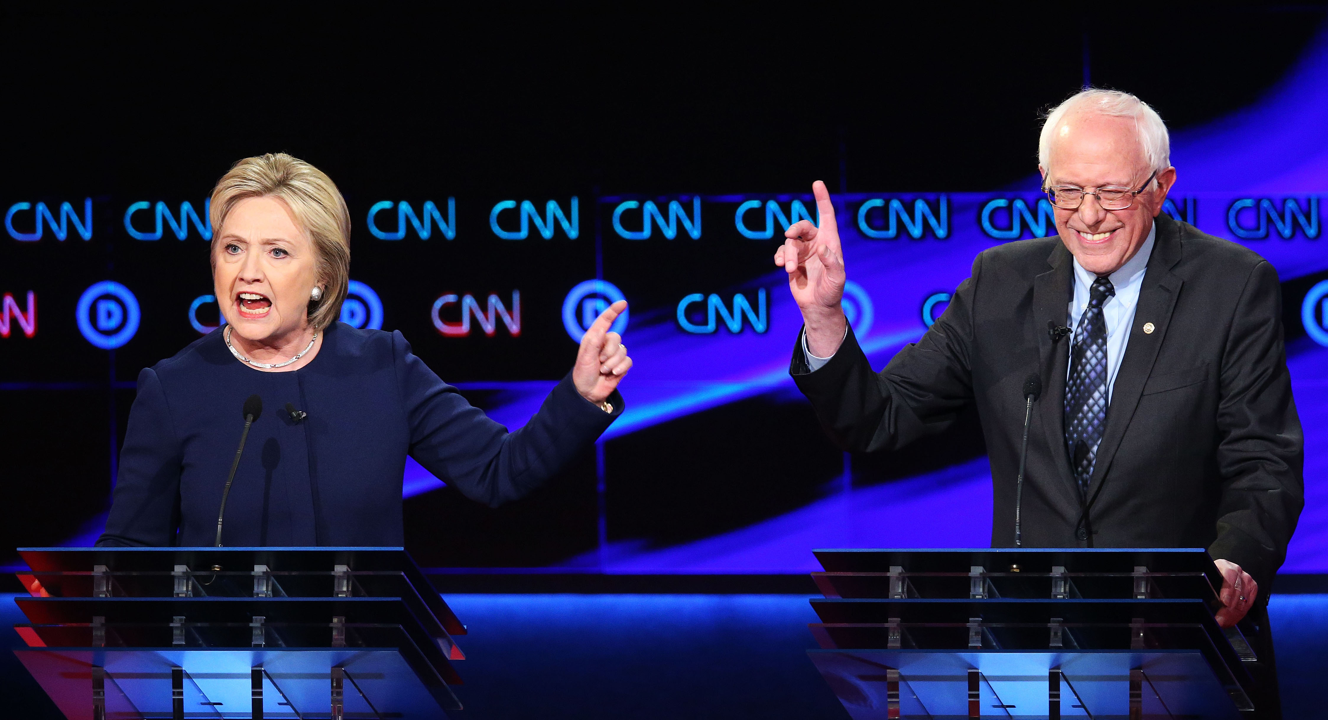 US election 2016: Clinton and Sanders spar in Florida debate