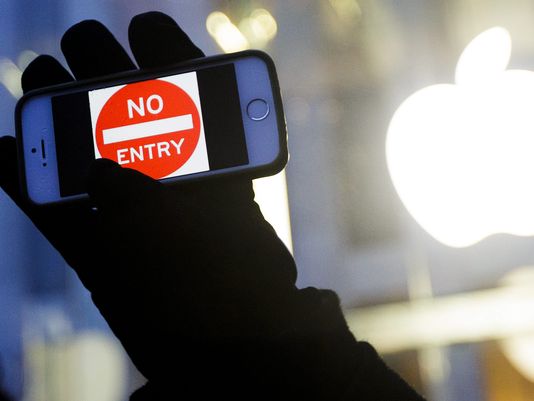 1,000 locked devices in limbo after FBI quits iPhone case