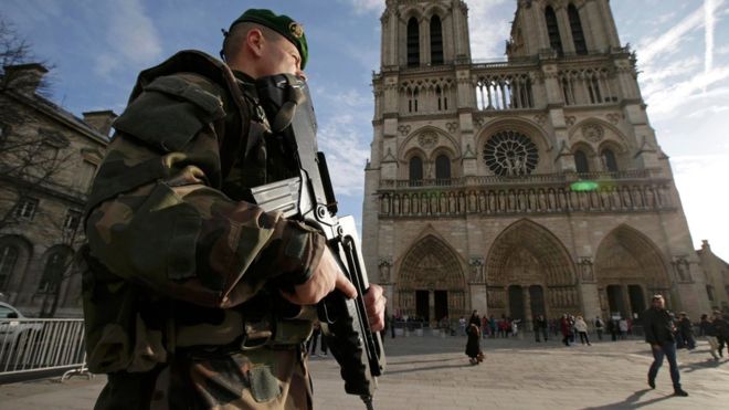 Paris arrests: Four held amid France attack plot fears