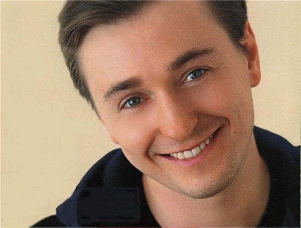 Russian star Sergei Bezrukov remarried. Photos of his darling