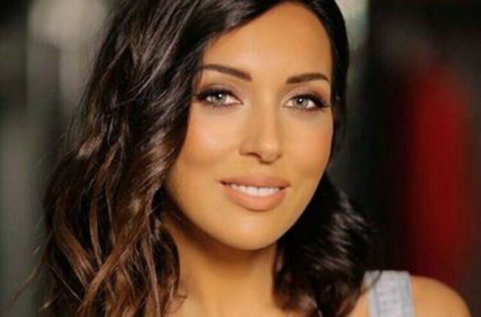 Alsou showed a photo of her grown daughters
