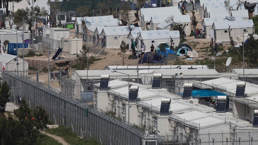 Greece begins deporting refugees to Turkey under EU plan