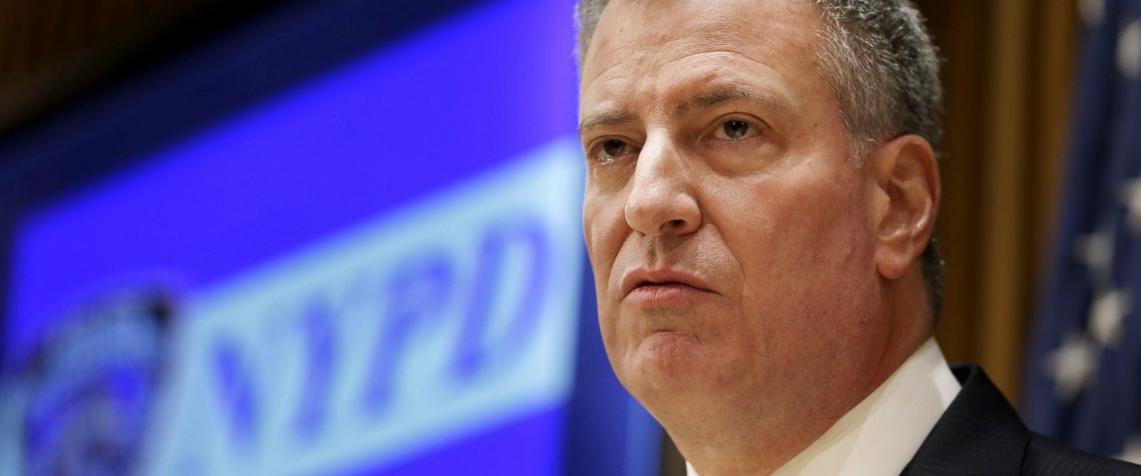 New York Mayor De Blasio Faces Criticism for Joking About ‘CP Time’ With Hillary Clinton