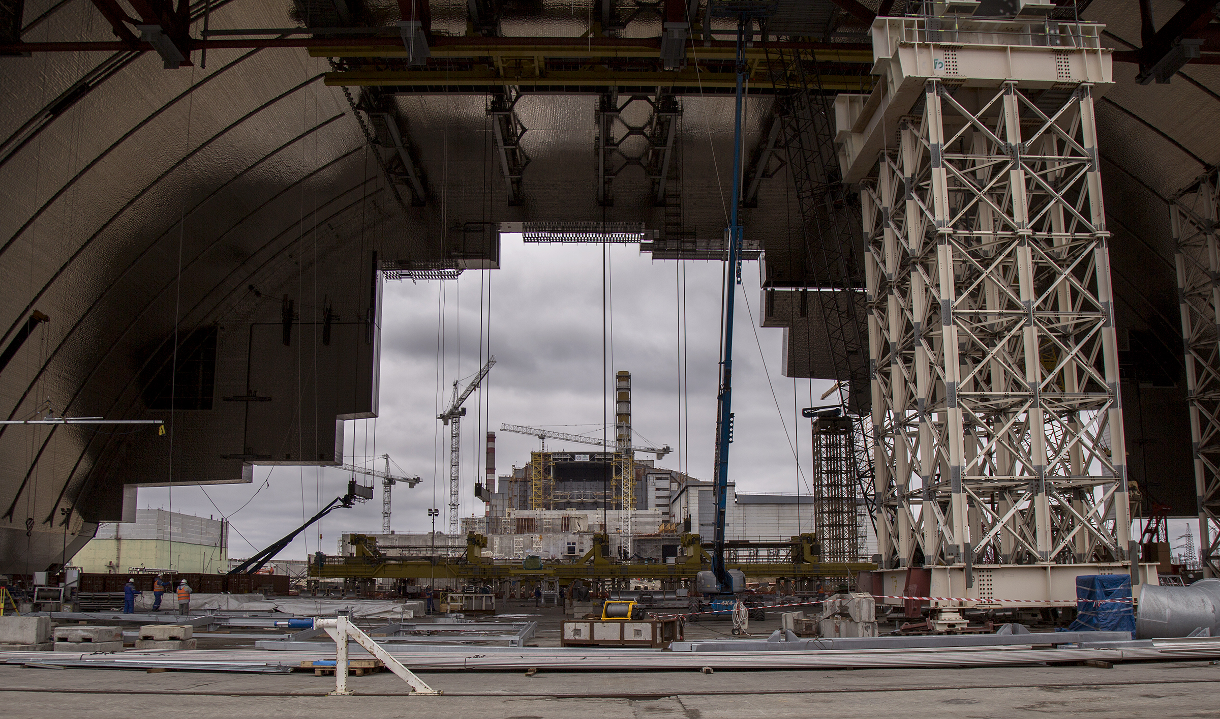 30 years after Chernobyl disaster, an arch rises to seal melted reactor