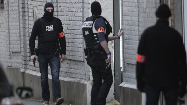 At least 22 members of ISIS cell linked to Brussels, Paris attacks believed still at large