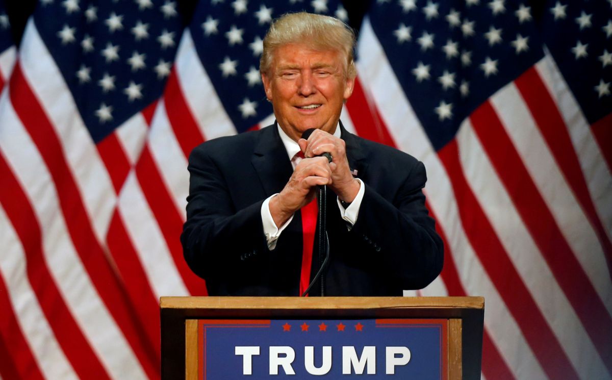 US election: Trump wins enough delegates for Republican nomination