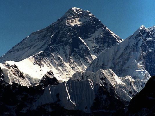 First combat amputee reaches top of Everest