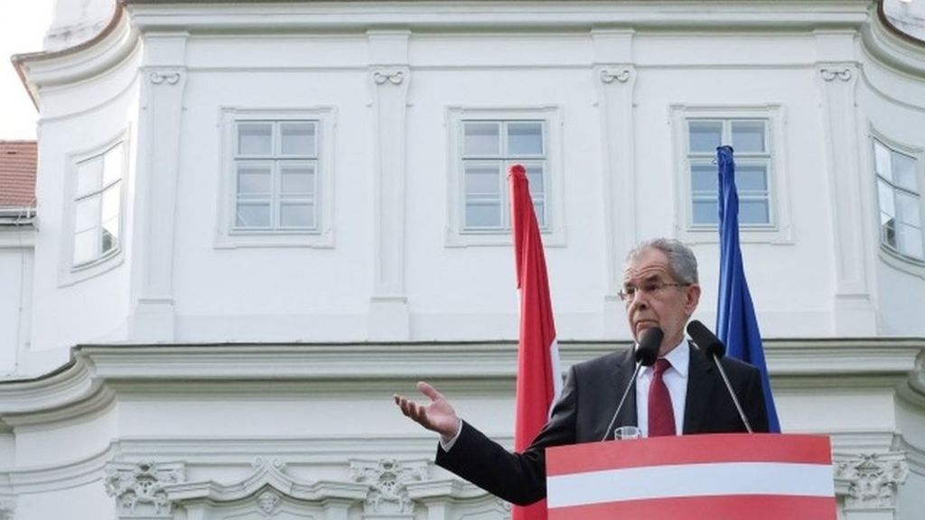 Austria election: Unity call after close defeat for far right