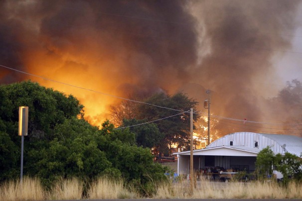 Hundreds Evacuated as Wildfire Rages Near Arizona Town