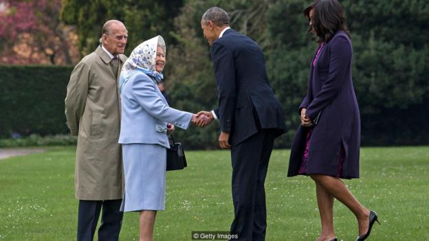 WINDSOR, ENGLAND - APRIL 22:  US President Barack Obama and his wife First Lady Michelle Obama are greeted by Queen Elizabeth II and Prince Phillip, Duke of Edinburgh after landing by helicopter at Windsor Castle for a private lunch on April 22, 2016 in Windsor, England. The President and his wife are currently on a brief visit to the UK where they will have lunch with HM Queen Elizabeth II at Windsor Castle and dinner with Prince William and his wife Catherine, Duchess of Cambridge at Kensington Palace. Mr Obama will visit 10 Downing Street on Friday afternoon where he is to hold a joint press conference with British Prime Minister David Cameron and is expected to make his case for the UK to remain inside the European Union.  (Photo by Jack Hill - WPA Pool/Getty Images)