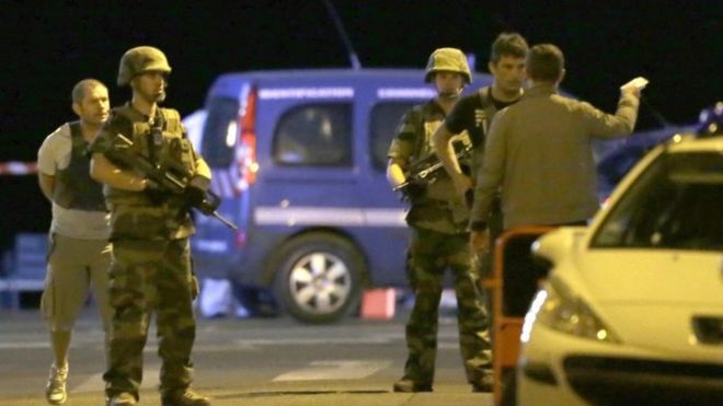 Nice attack: President Hollande to chair crisis talks