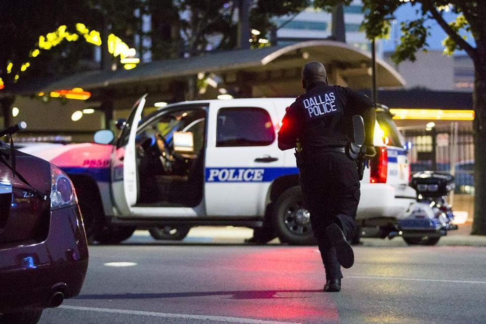 Dallas protest: Four police officers dead in sniper shooting