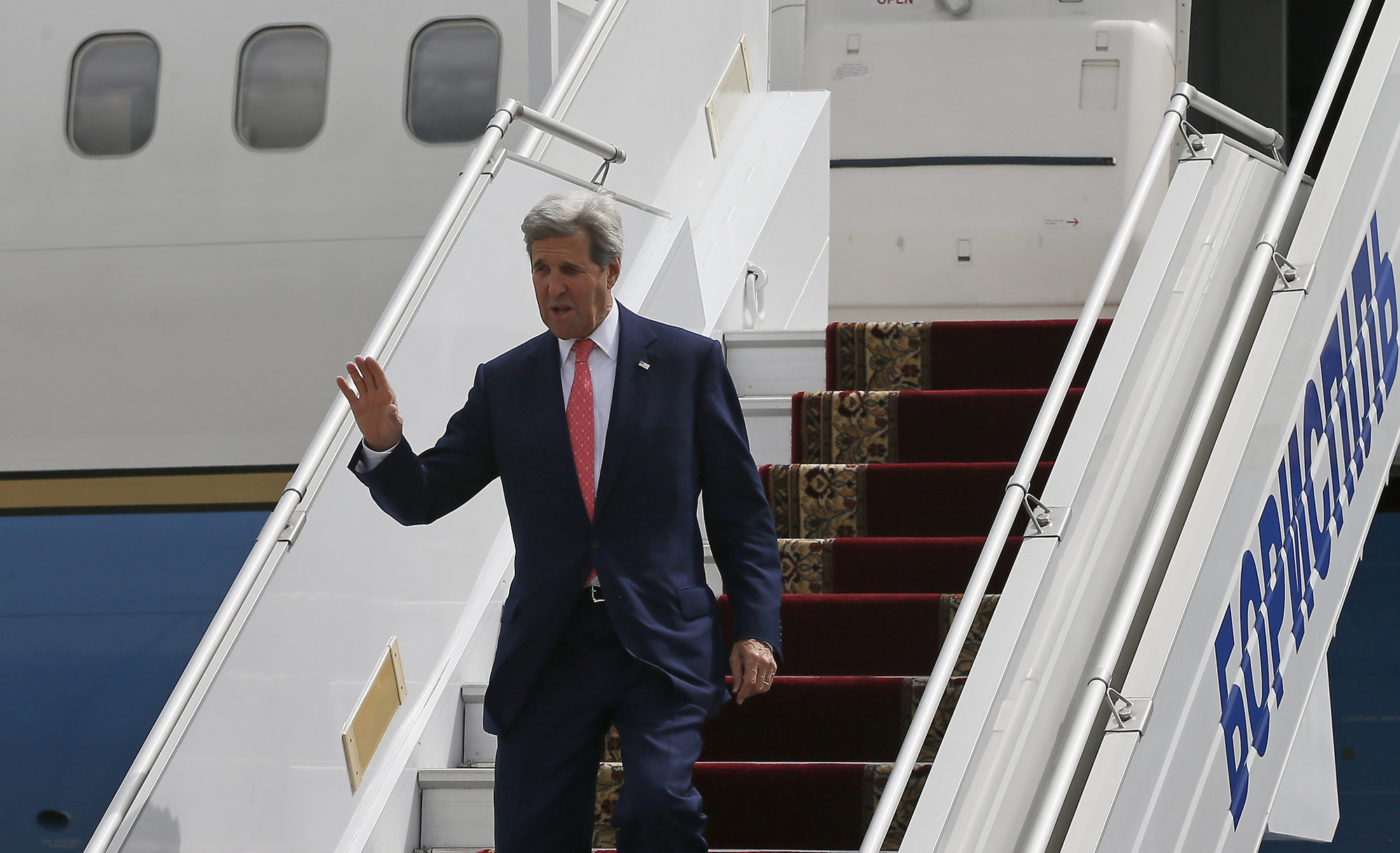 Kerry in Ukraine to Offer Help From United States
