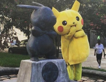 Pokemon Statue Rises In New Orleans (video)