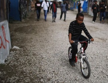 Calais camp: Unicef urges UK to transfer refugee children