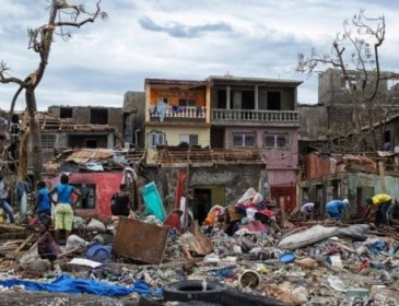 Hurricane Matthew: Haiti dead reach 800 as south awaits aid