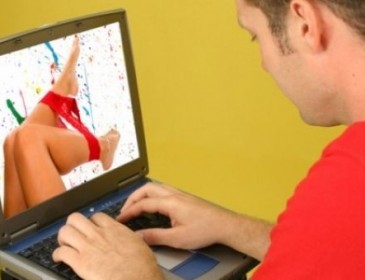 Man gets sacked for downloading porn at work, wins $10,000 in unfair dismissal case