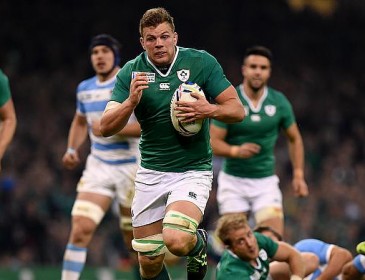 Knee injury rules Ireland’s rugby STAR out of action for six to nine months