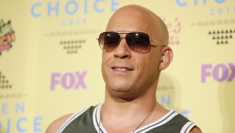 Watch Vin Diesel ruin his reputation by acting like a creep over female interviewer