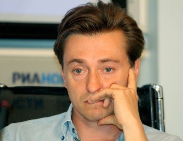 Страна прощается с великим актером… Безрукова уже не спасти