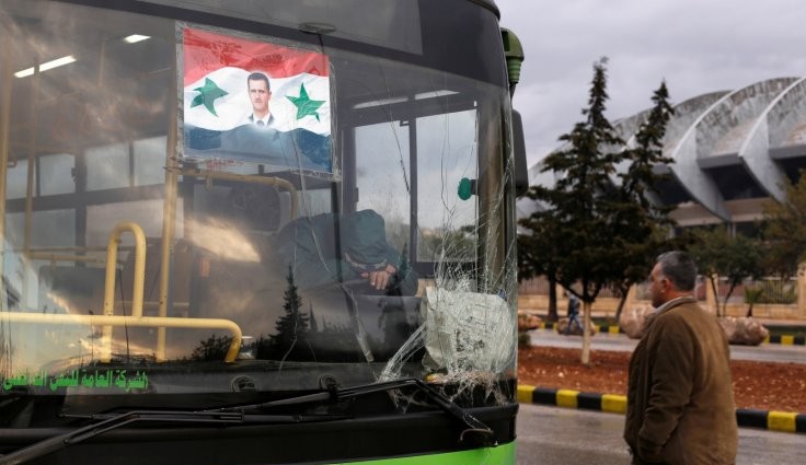 Aleppo battle: Evacuation of sick and injured delayed over Assad regime demands