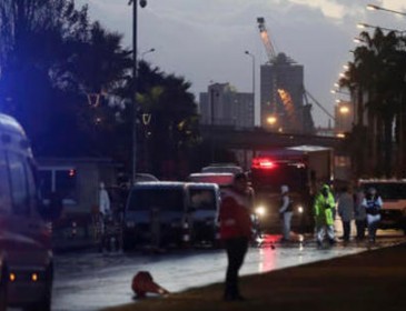 Attackers ‘shot dead’ by Turkish police after car bomb near courthouse in Izmir injures 10 people