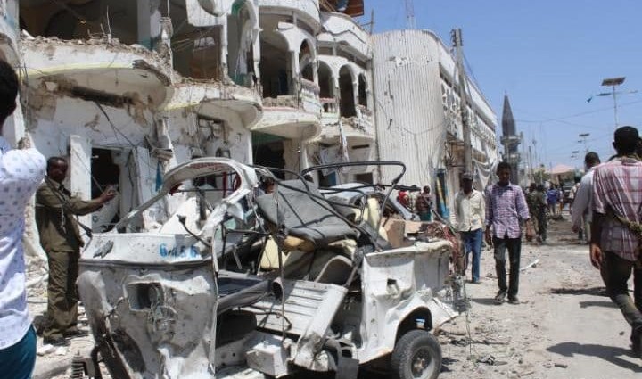 15 dead after Islamists storm Mogadishu hotel