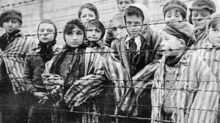 «Гитлер был гением»: школьница-еврейка подала в суд на школу за антисемитские оскорбления