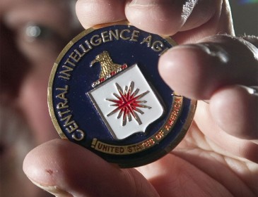 У разбитого корыта: ЦРУ открыто «послало» чиновника Трампа