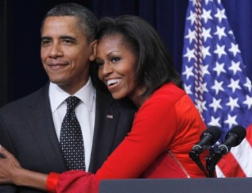 «Каждый раз новые чувства»: Обама поздравил жену с Днем влюбленных