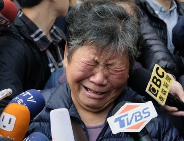Трагедия в Тайване: число жертв ДТП с автобусом растет (ВИДЕО)